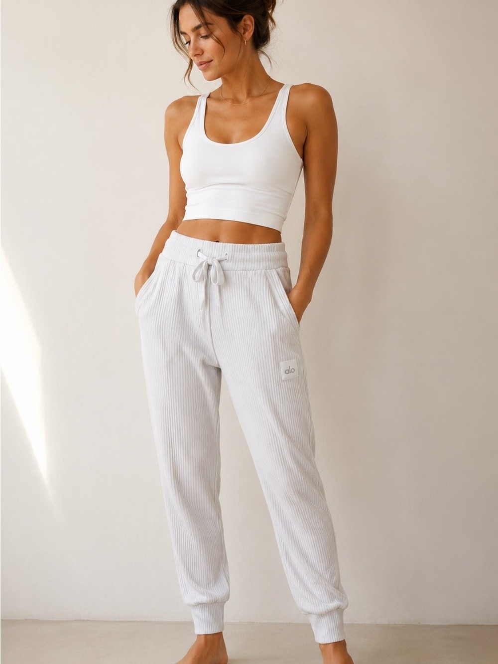 Alo Yoga Muse Sweatpant White Heather Ribbed Joggers XS $118